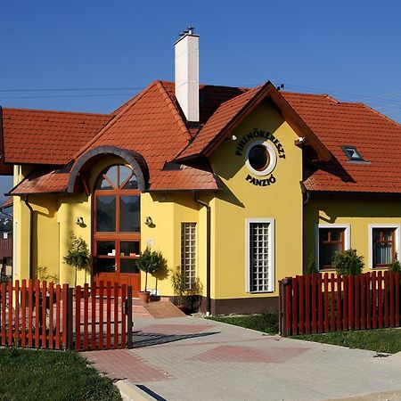 Pihenokereszt Panzio Bed & Breakfast Sopron Dış mekan fotoğraf
