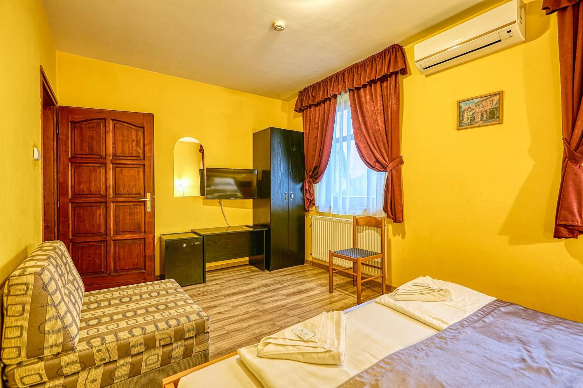 Pihenokereszt Panzio Bed & Breakfast Sopron Dış mekan fotoğraf
