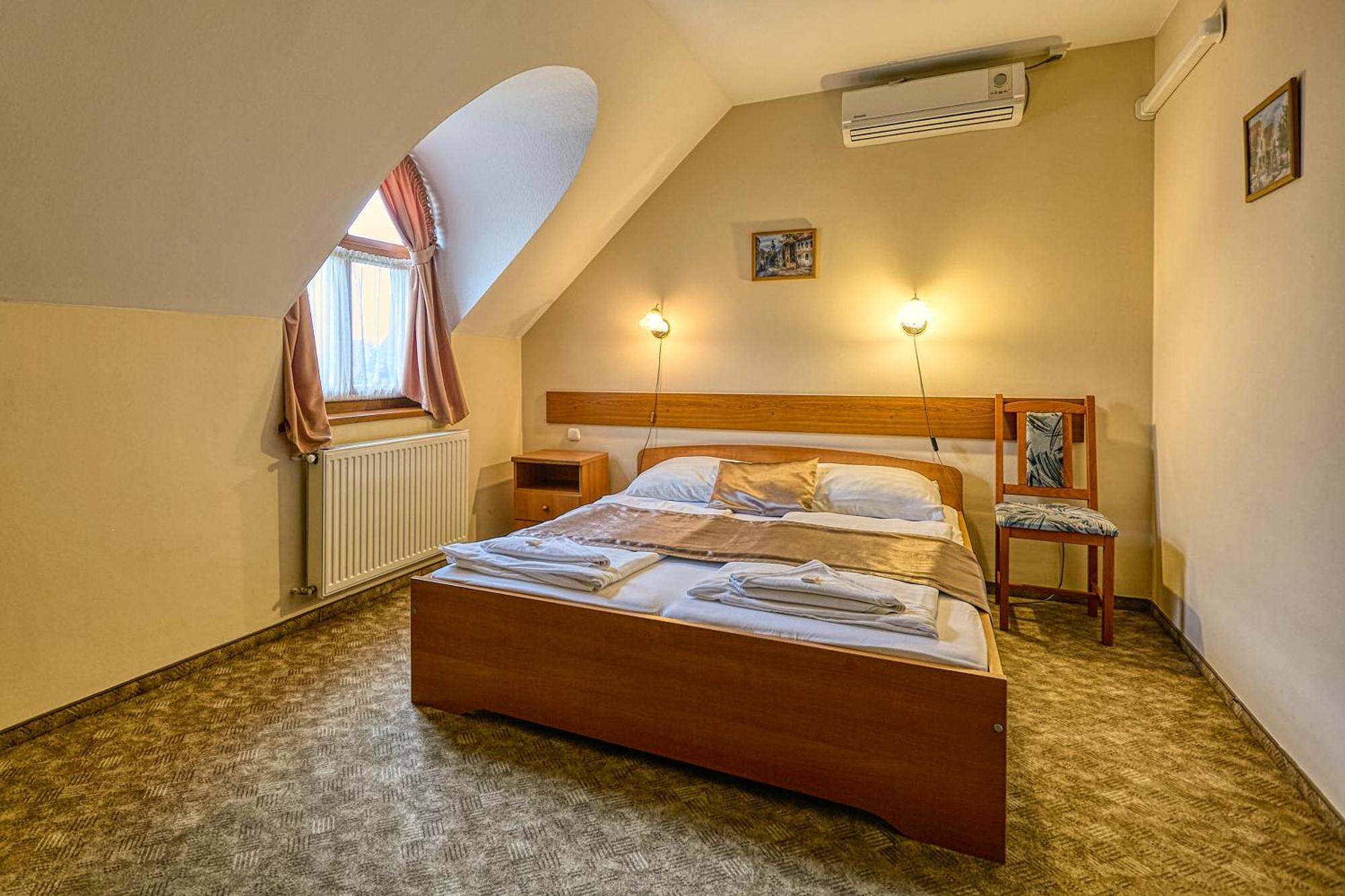 Pihenokereszt Panzio Bed & Breakfast Sopron Dış mekan fotoğraf