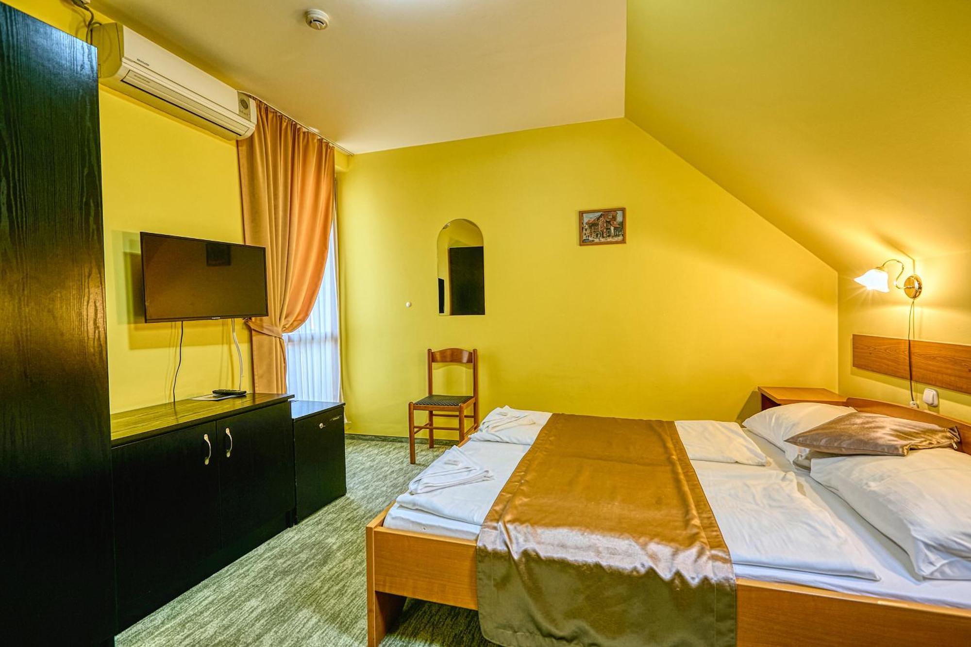 Pihenokereszt Panzio Bed & Breakfast Sopron Dış mekan fotoğraf