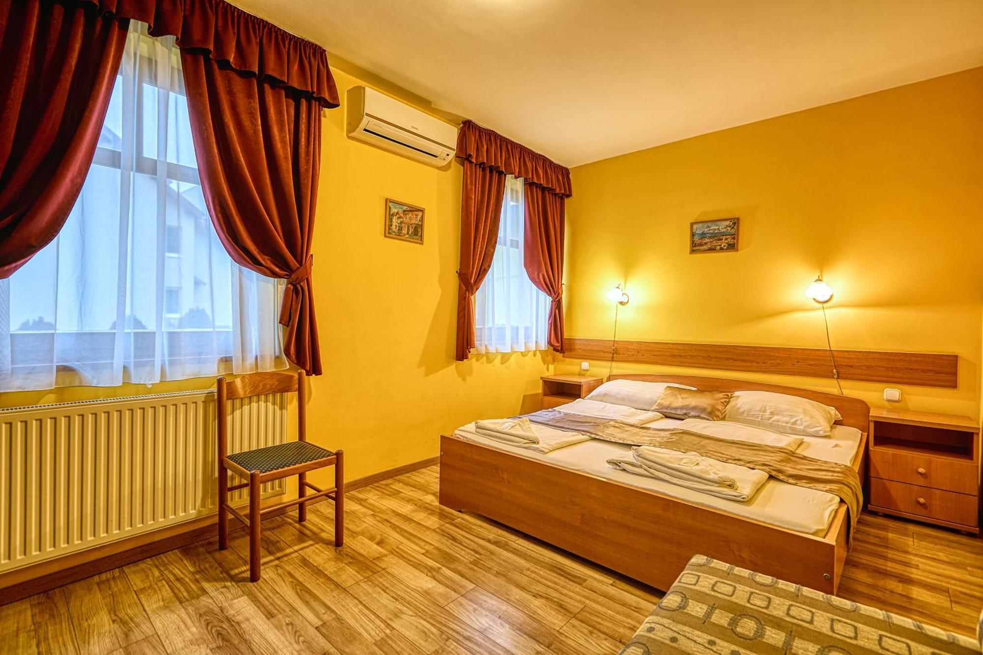 Pihenokereszt Panzio Bed & Breakfast Sopron Dış mekan fotoğraf